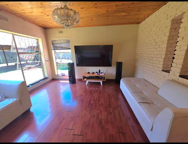 3 BEDROOM HOUSE FOR SALE IN SUNWARD PARK